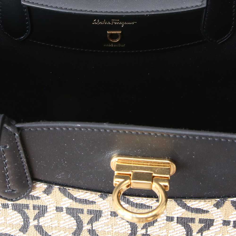 FERRAGAMO(USED)페레가모 간치니 샌드 토트백